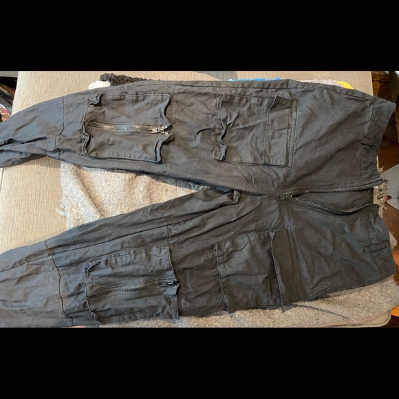Zipper Closure Black Cargo Pants - Picture 1 of 5